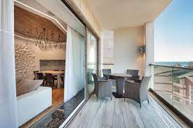 Rooms with wide Balconies