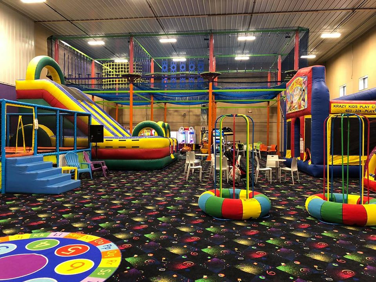 INDOOR KIDS PLAY