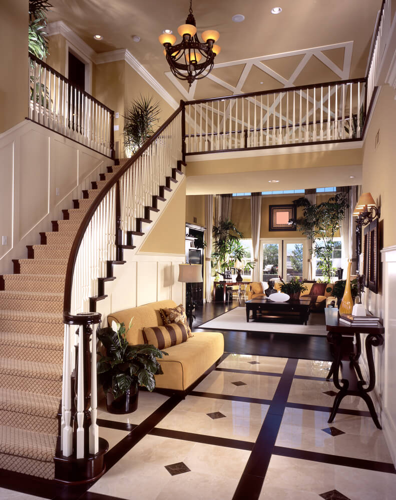 Foyer for Dining and Living Area